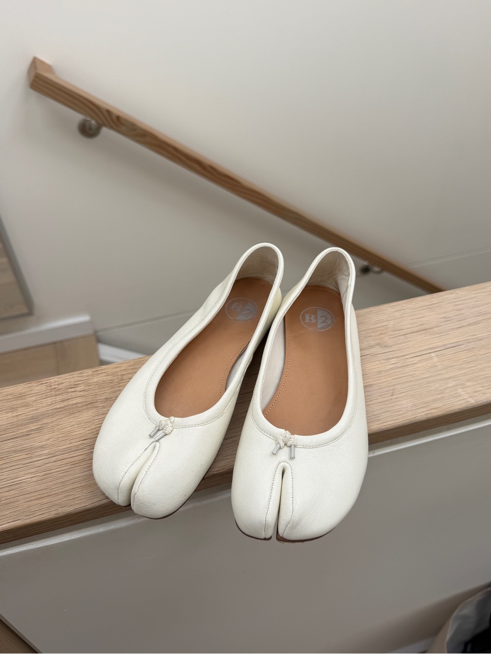 Brown’s tabi flats